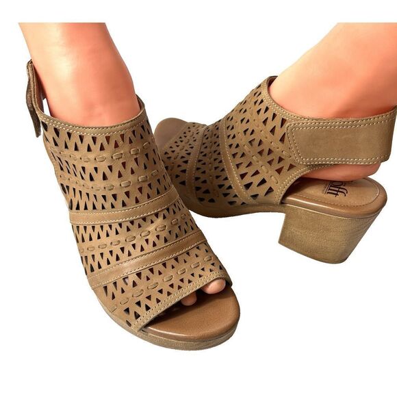 Sofft Tan Leather Block Heeled Cutout Sandals Womens Sz 9 M Sling Back Peep Toe - Picture 1 of 11
